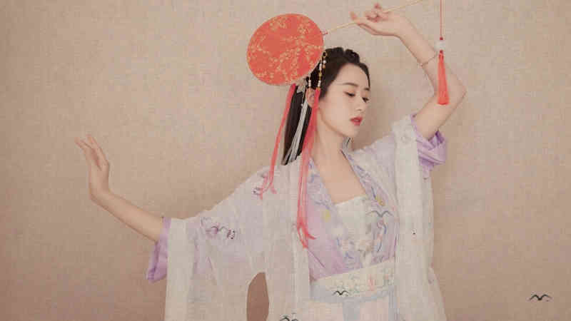 演员陈瑶有多高 看起来像小萝莉个子却很高