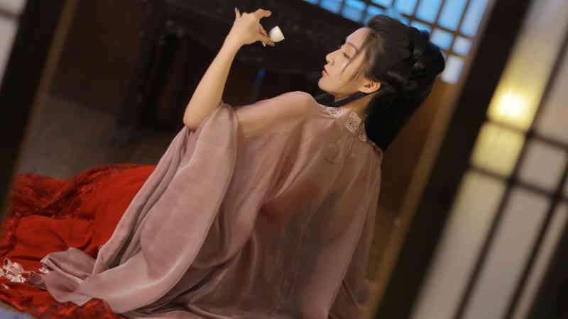 山东一港口汽车排队出海超壮观：强迫症的福音来了(图)